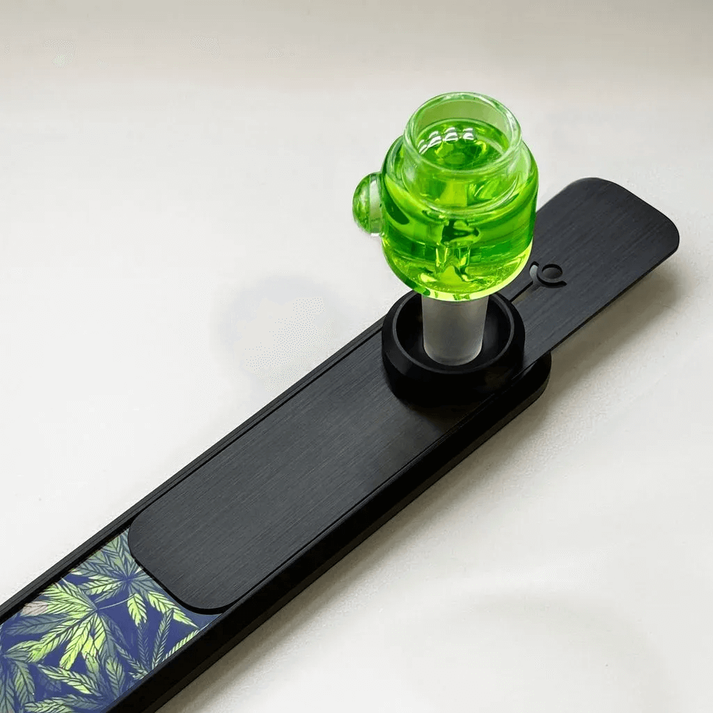 Green Freeze Bowl attached to Genius Pipe with Black Adaptabowl.